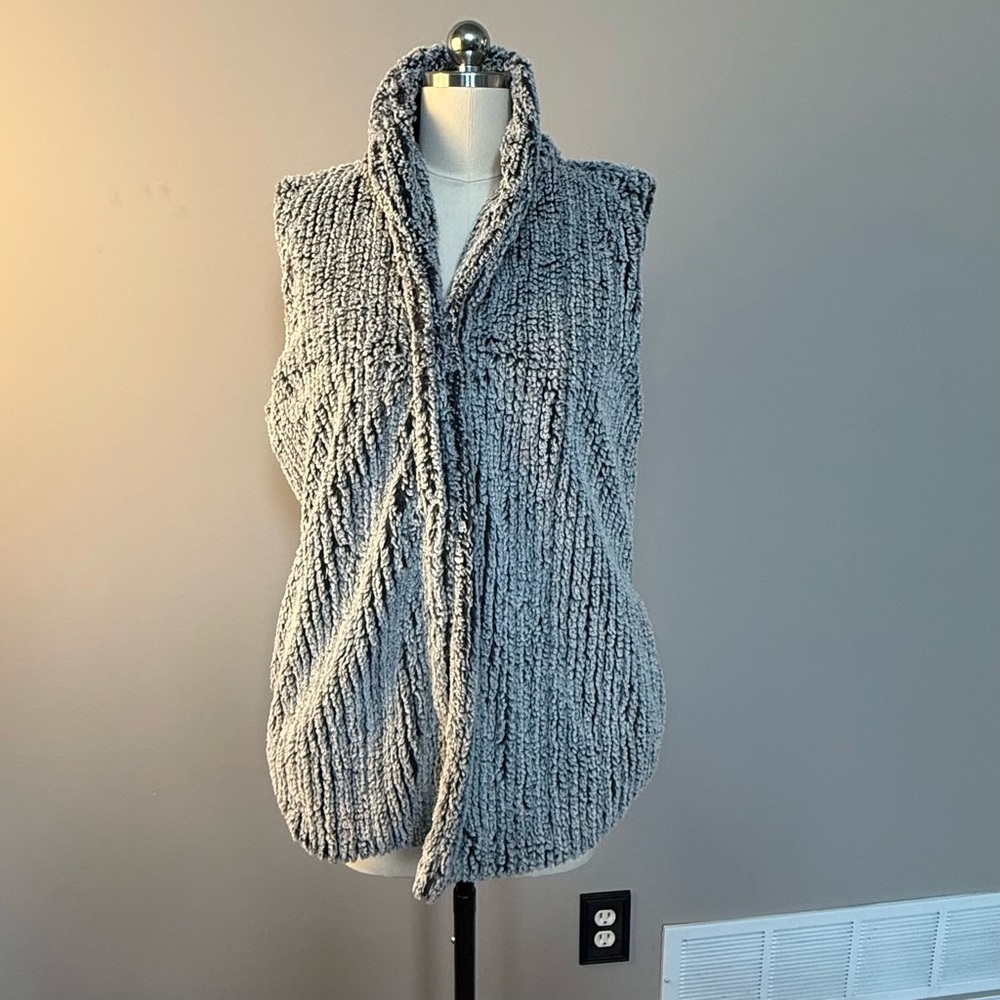 Dylan Gray & White Textured Vest, Large